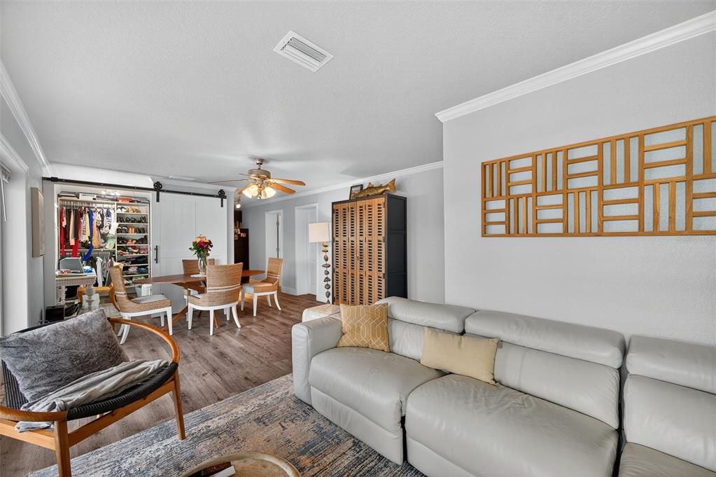 В аренду: $2,200 (1 спален, 1 ванн, 823 Квадратных фут)