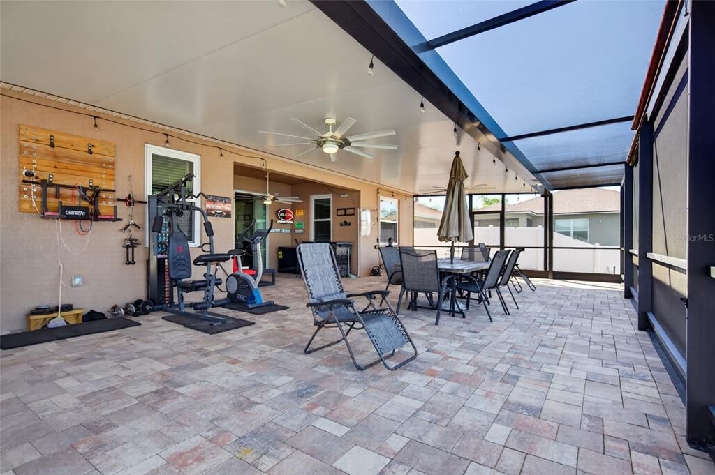 En Venta: $399,000 (4 camas, 2 baños, 1918 Pies cuadrados)