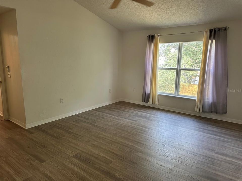 В аренду: $2,400 (4 спален, 2 ванн, 2320 Квадратных фут)