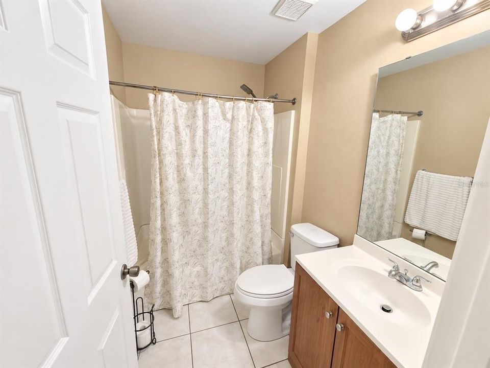 В аренду: $1,900 (4 спален, 2 ванн, 1652 Квадратных фут)