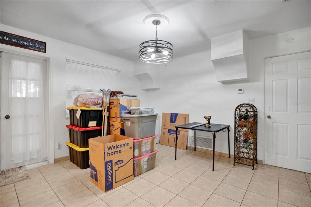 En Venta: $300,000 (3 camas, 1 baños, 1408 Pies cuadrados)