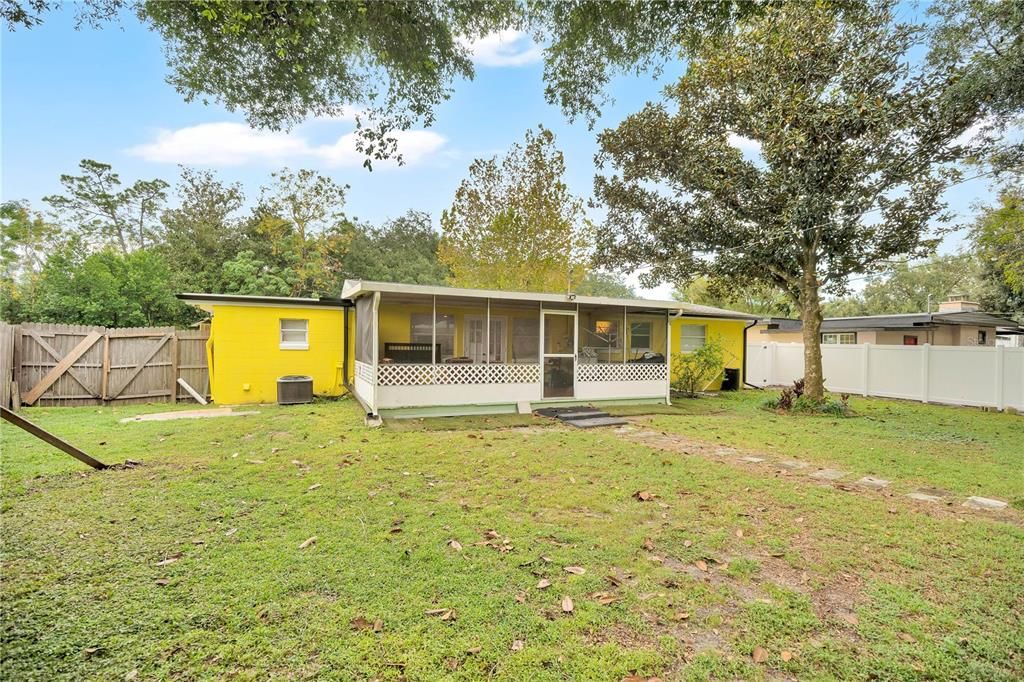 En Venta: $300,000 (3 camas, 1 baños, 1408 Pies cuadrados)