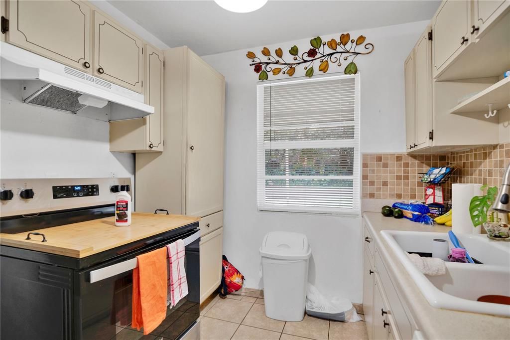 En Venta: $300,000 (3 camas, 1 baños, 1408 Pies cuadrados)
