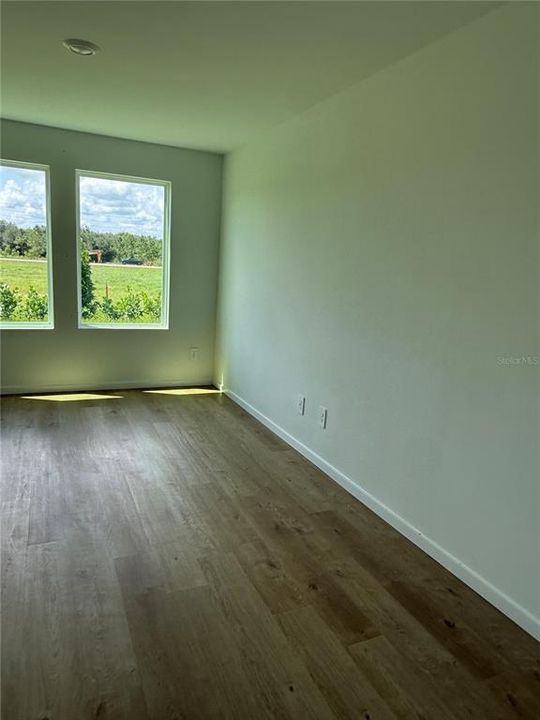 En Renta: $2,050 (3 camas, 2 baños, 1423 Pies cuadrados)