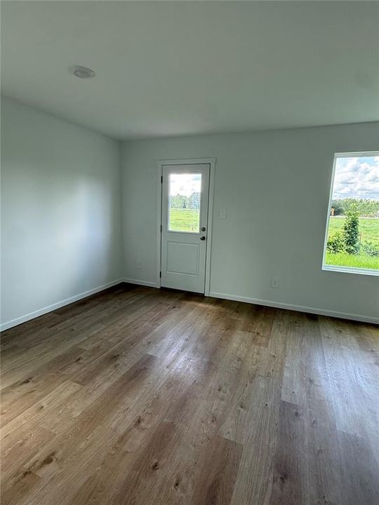 En Renta: $2,050 (3 camas, 2 baños, 1423 Pies cuadrados)