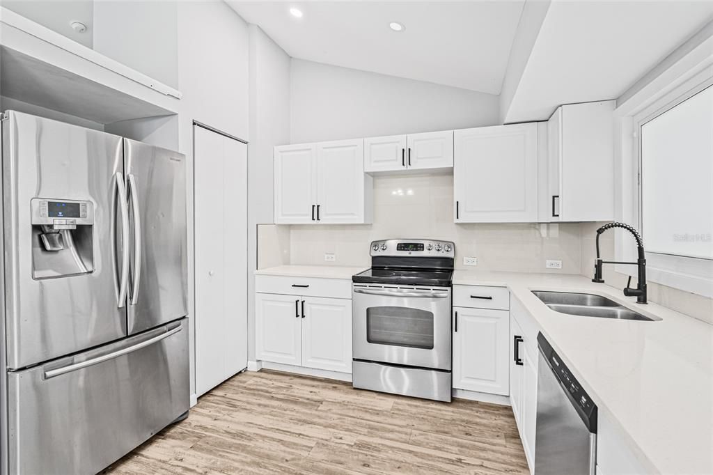 En Venta: $440,000 (3 camas, 2 baños, 1126 Pies cuadrados)