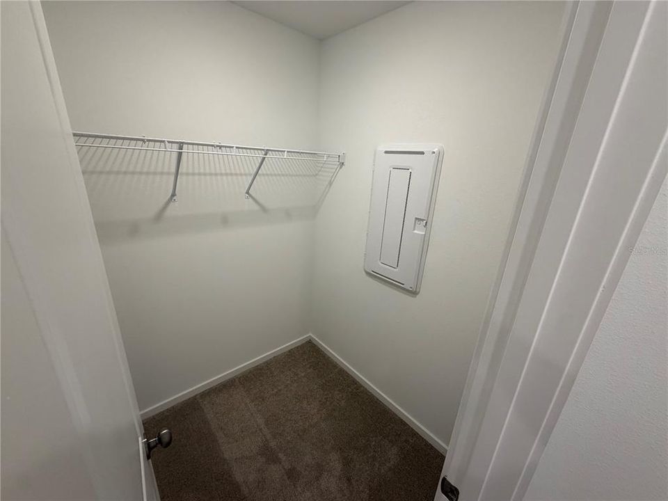 For Rent: $2,050 (3 beds, 2 baths, 1423 Square Feet)