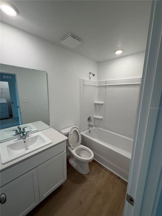 For Rent: $2,050 (3 beds, 2 baths, 1423 Square Feet)