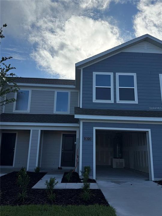 For Rent: $2,050 (3 beds, 2 baths, 1423 Square Feet)