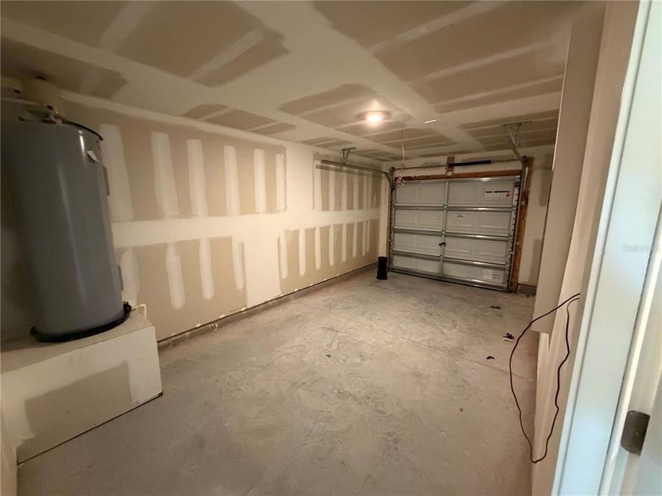 For Rent: $2,050 (3 beds, 2 baths, 1423 Square Feet)