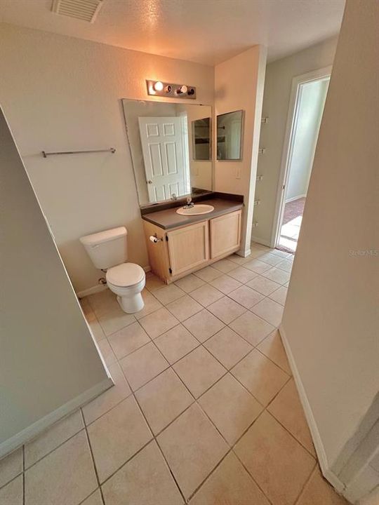 В аренду: $1,795 (2 спален, 2 ванн, 1107 Квадратных фут)