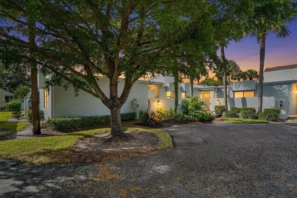 For Sale: $240,000 (2 beds, 2 baths, 1230 Square Feet)