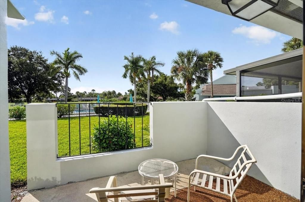 For Sale: $240,000 (2 beds, 2 baths, 1230 Square Feet)
