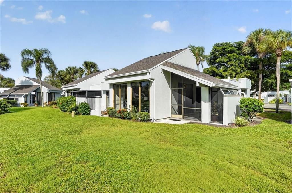 For Sale: $240,000 (2 beds, 2 baths, 1230 Square Feet)