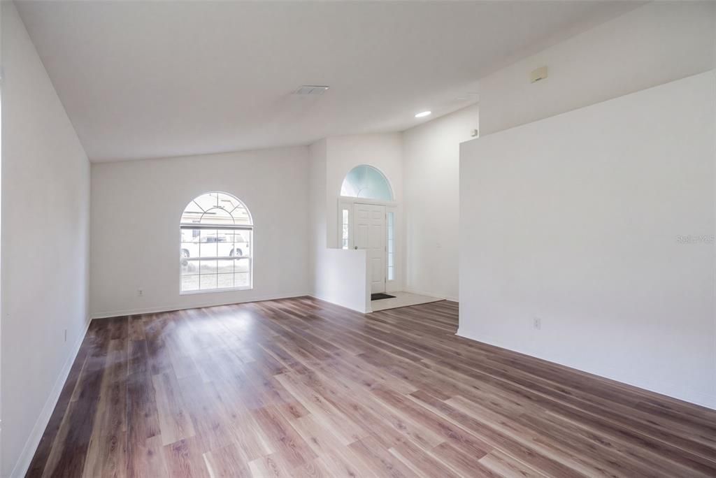 En Venta: $344,900 (3 camas, 2 baños, 1902 Pies cuadrados)