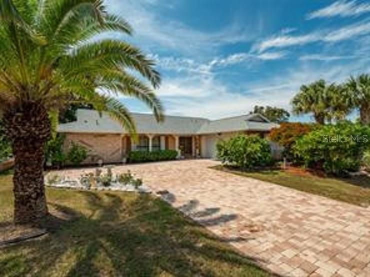 На продажу: $359,000 (3 спален, 2 ванн, 1932 Квадратных фут)