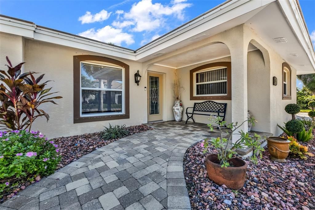 En Venta: $549,900 (3 camas, 3 baños, 2005 Pies cuadrados)