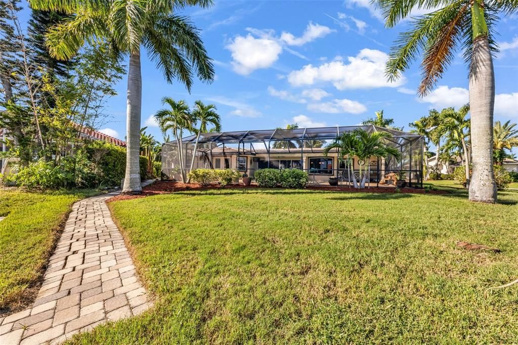 En Venta: $549,900 (3 camas, 3 baños, 2005 Pies cuadrados)