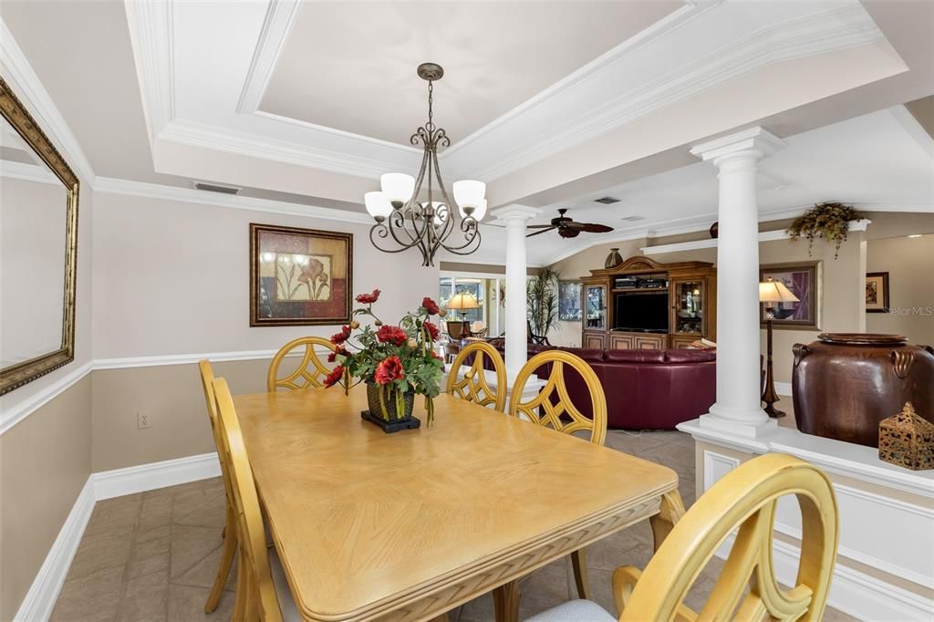 En Venta: $549,900 (3 camas, 3 baños, 2005 Pies cuadrados)