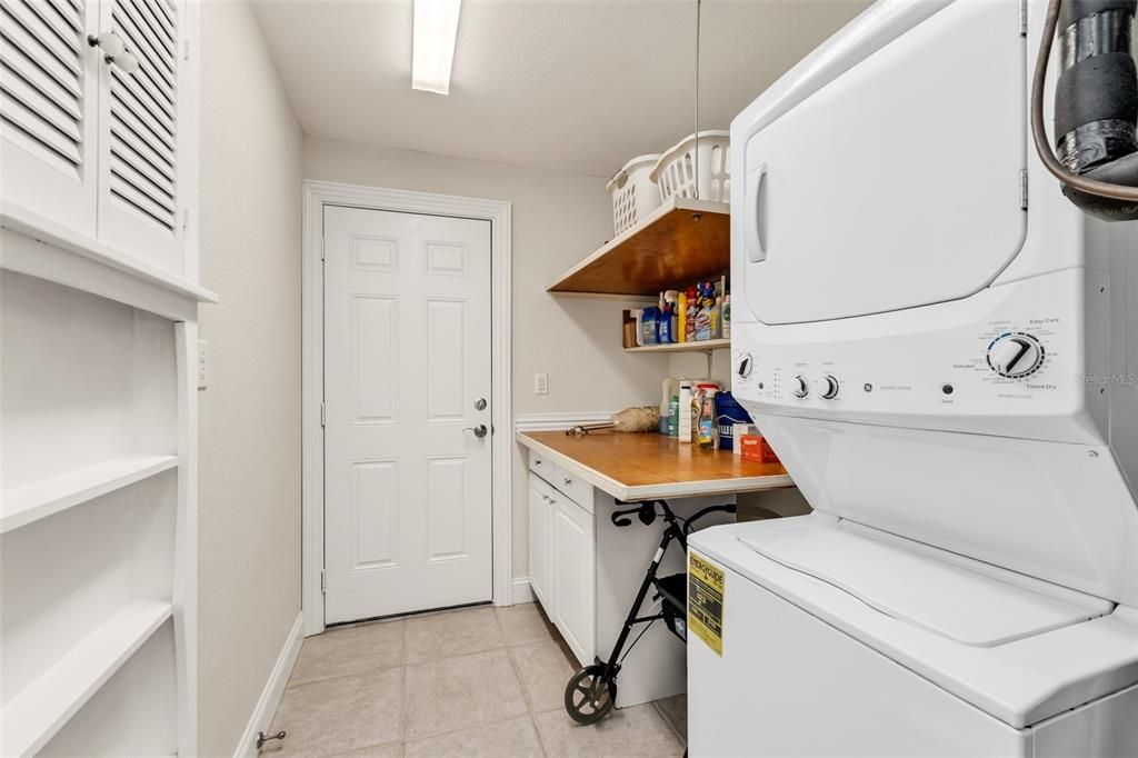 En Venta: $549,900 (3 camas, 3 baños, 2005 Pies cuadrados)
