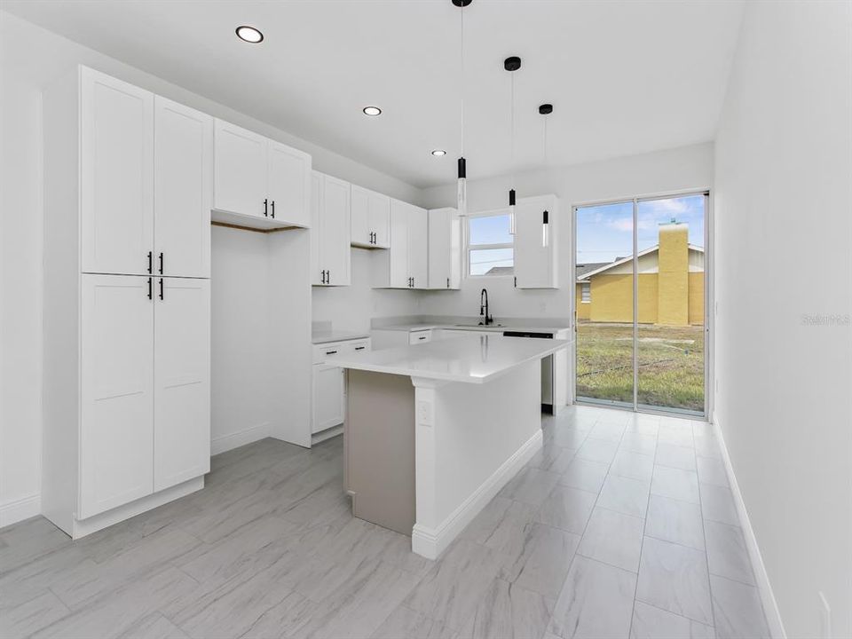 В аренду: $2,500 (3 спален, 2 ванн, 1303 Квадратных фут)