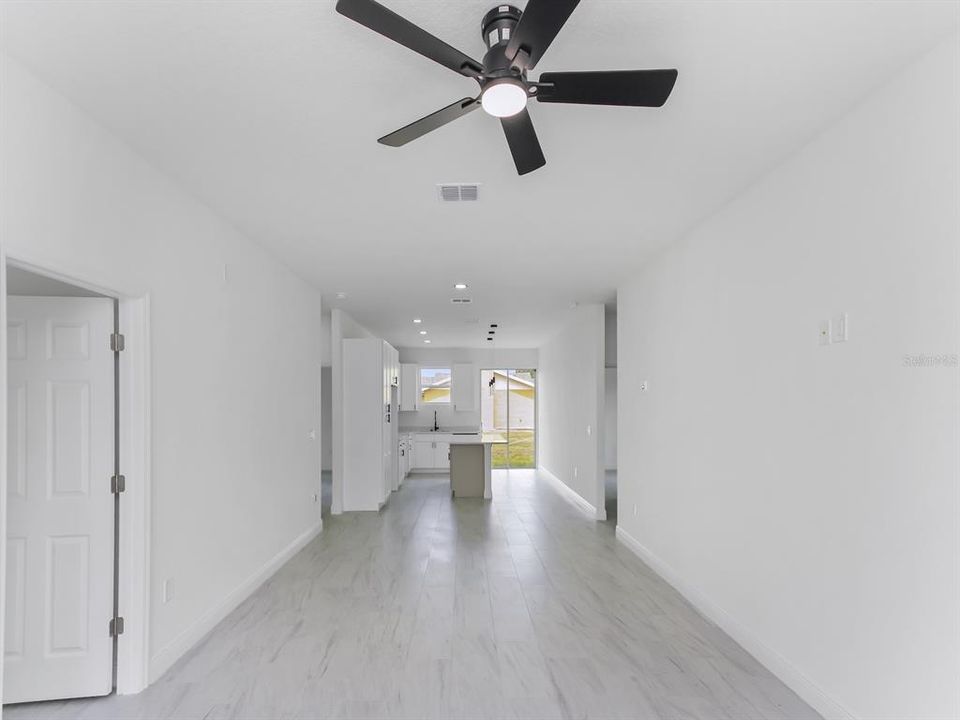 В аренду: $2,500 (3 спален, 2 ванн, 1303 Квадратных фут)