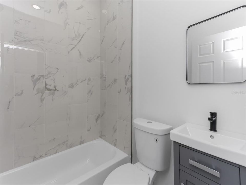 В аренду: $2,500 (3 спален, 2 ванн, 1303 Квадратных фут)