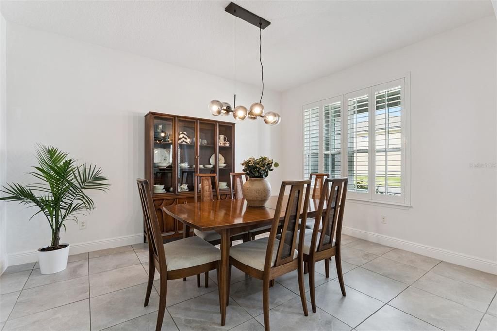 En Venta: $925,000 (7 camas, 4 baños, 4704 Pies cuadrados)