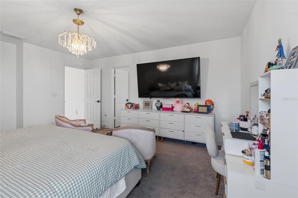 En Venta: $589,900 (5 camas, 2 baños, 2387 Pies cuadrados)
