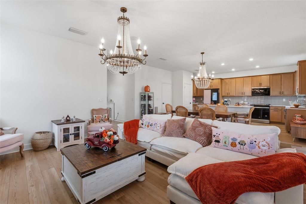 En Venta: $589,900 (5 camas, 2 baños, 2387 Pies cuadrados)