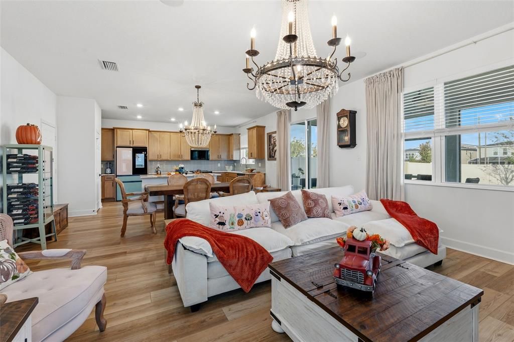 En Venta: $589,900 (5 camas, 2 baños, 2387 Pies cuadrados)