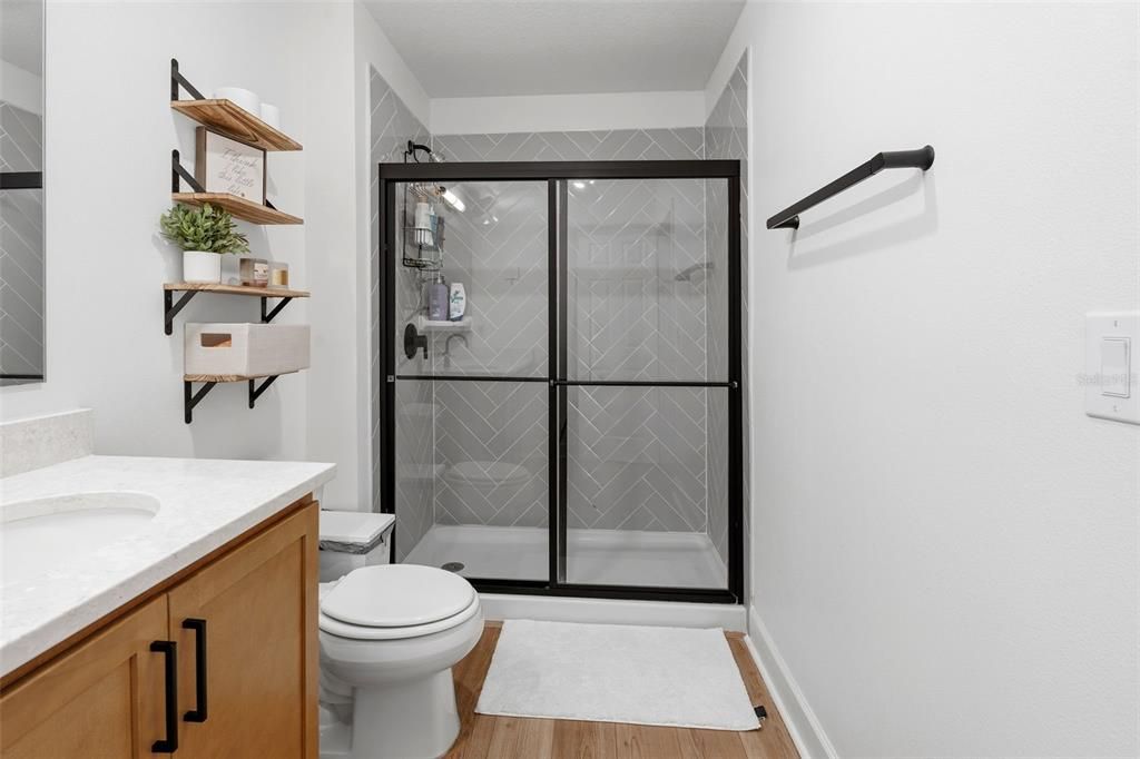 En Venta: $589,900 (5 camas, 2 baños, 2387 Pies cuadrados)