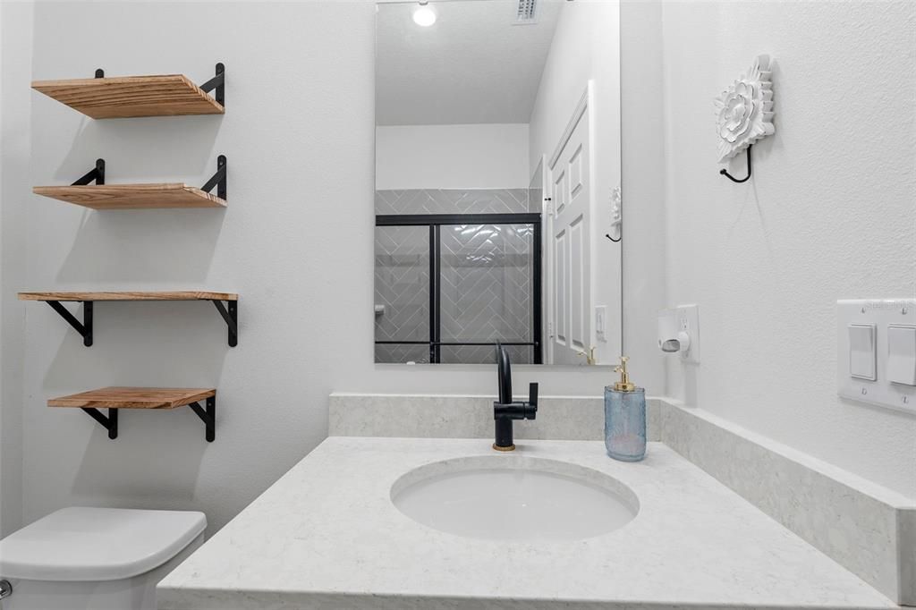 En Venta: $589,900 (5 camas, 2 baños, 2387 Pies cuadrados)