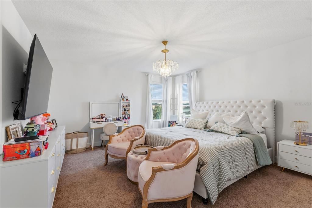 En Venta: $589,900 (5 camas, 2 baños, 2387 Pies cuadrados)