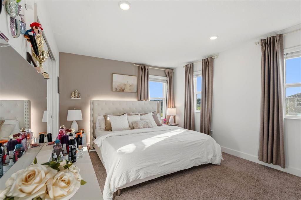 En Venta: $589,900 (5 camas, 2 baños, 2387 Pies cuadrados)