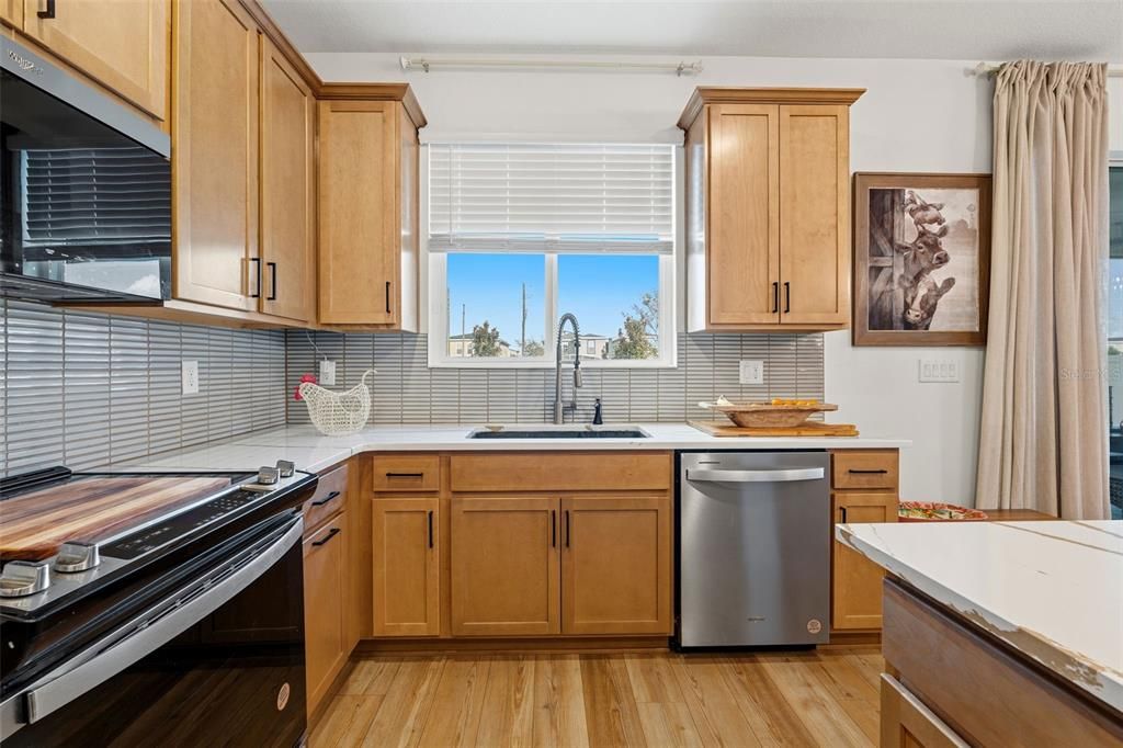 En Venta: $589,900 (5 camas, 2 baños, 2387 Pies cuadrados)