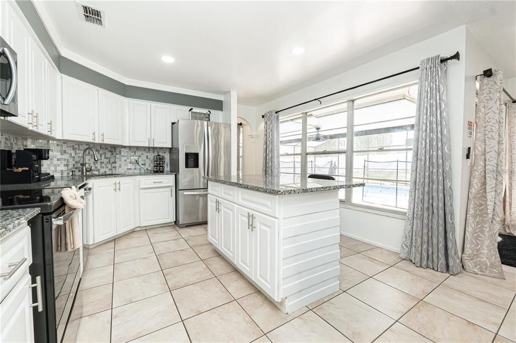 В аренду: $2,595 (4 спален, 2 ванн, 1727 Квадратных фут)