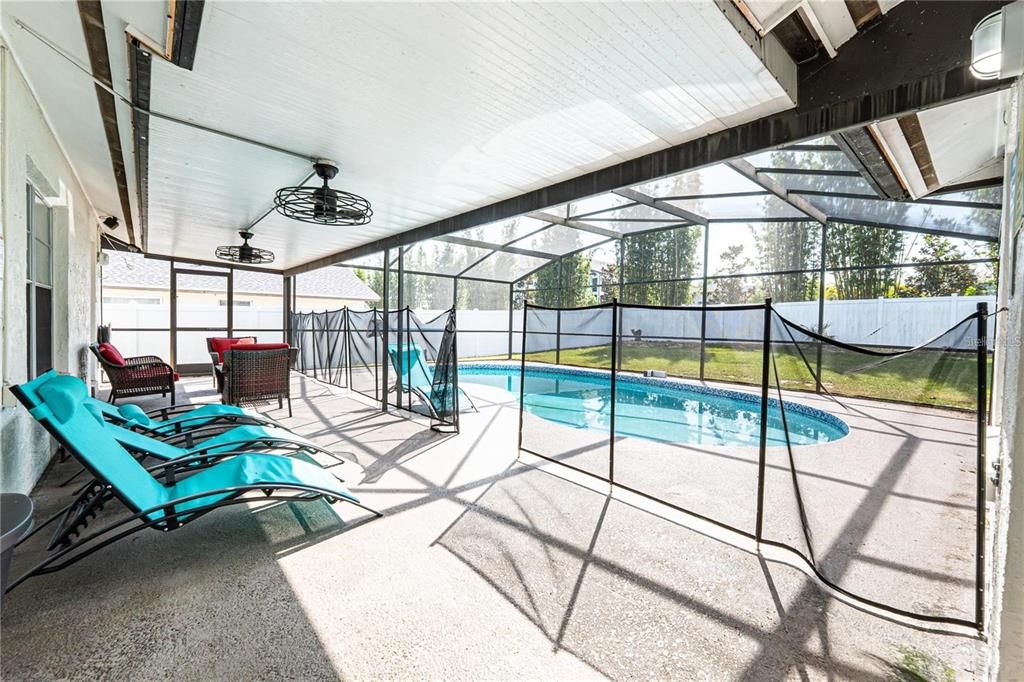 В аренду: $2,595 (4 спален, 2 ванн, 1727 Квадратных фут)