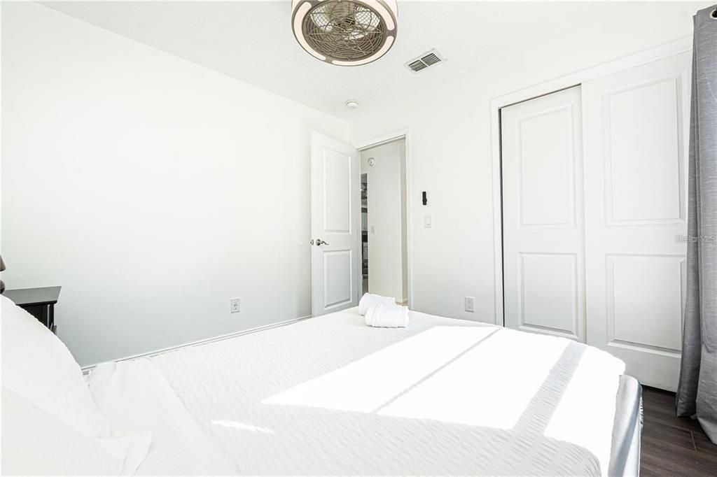 В аренду: $2,595 (4 спален, 2 ванн, 1727 Квадратных фут)