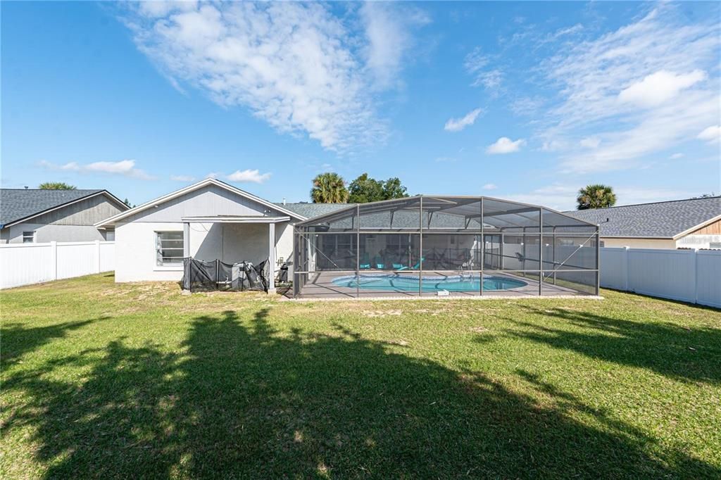 В аренду: $2,595 (4 спален, 2 ванн, 1727 Квадратных фут)