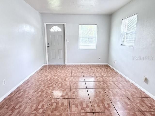 En Renta: $1,750 (3 camas, 1 baños, 840 Pies cuadrados)