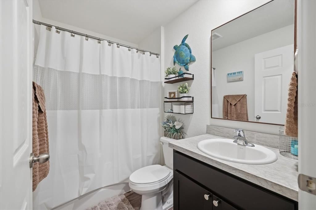 For Sale: $299,900 (2 beds, 2 baths, 1245 Square Feet)