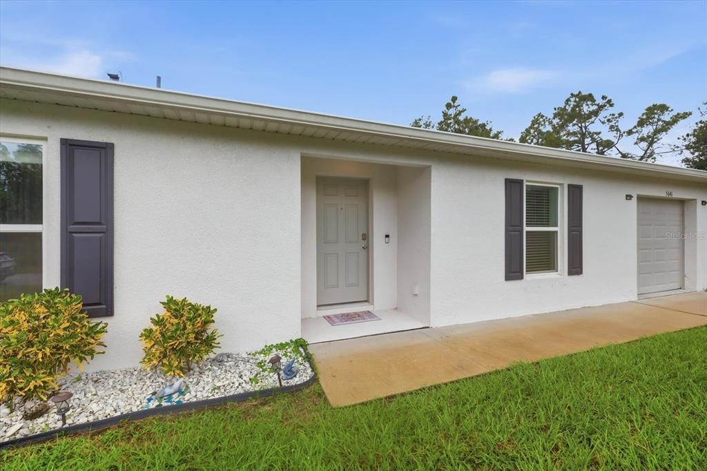 For Sale: $299,900 (2 beds, 2 baths, 1245 Square Feet)