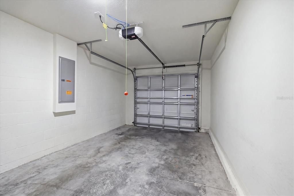 For Sale: $299,900 (2 beds, 2 baths, 1245 Square Feet)