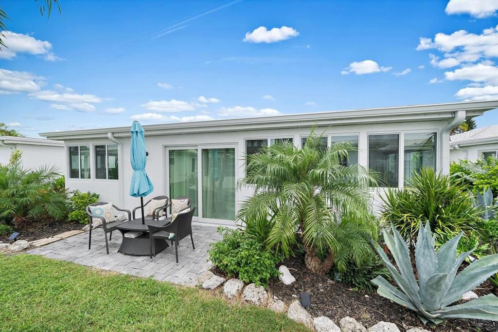 For Rent: $4,900 (2 beds, 2 baths, 1357 Square Feet)