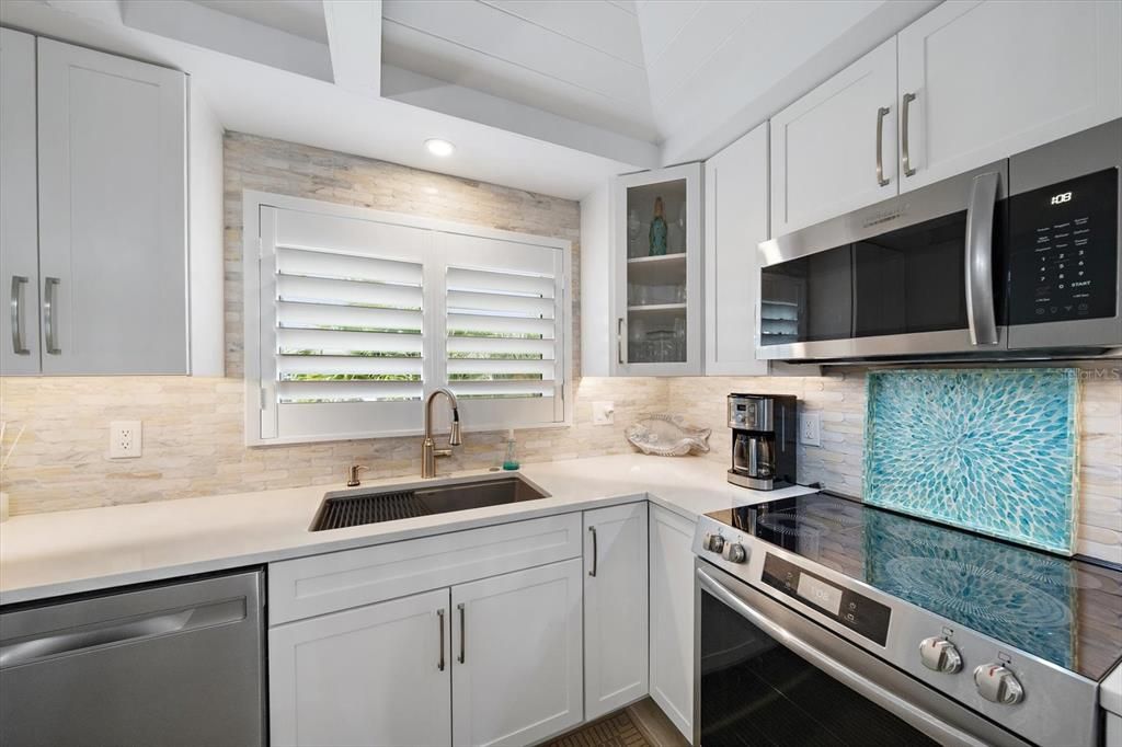 For Rent: $4,900 (2 beds, 2 baths, 1357 Square Feet)
