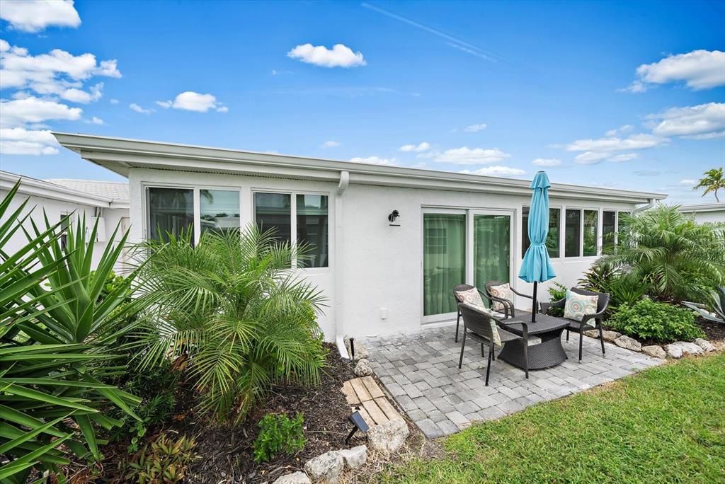 For Rent: $4,900 (2 beds, 2 baths, 1357 Square Feet)