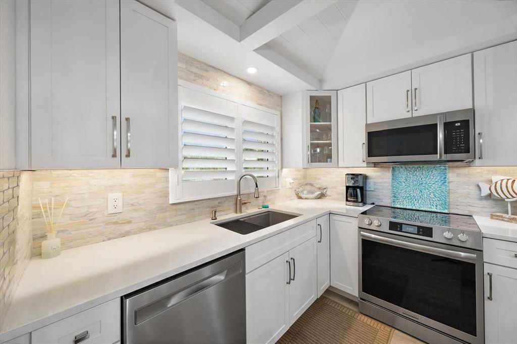 For Rent: $4,900 (2 beds, 2 baths, 1357 Square Feet)