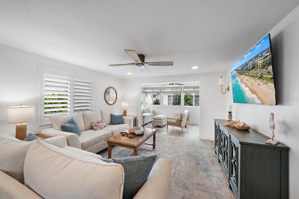 For Rent: $4,900 (2 beds, 2 baths, 1357 Square Feet)