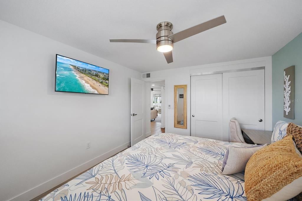For Rent: $4,900 (2 beds, 2 baths, 1357 Square Feet)